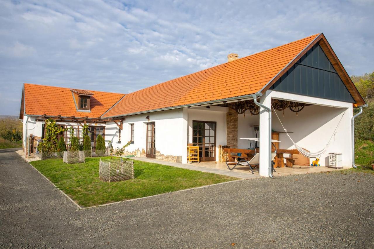 Kishosszúrét Vendégház Pecsvarad Exterior foto