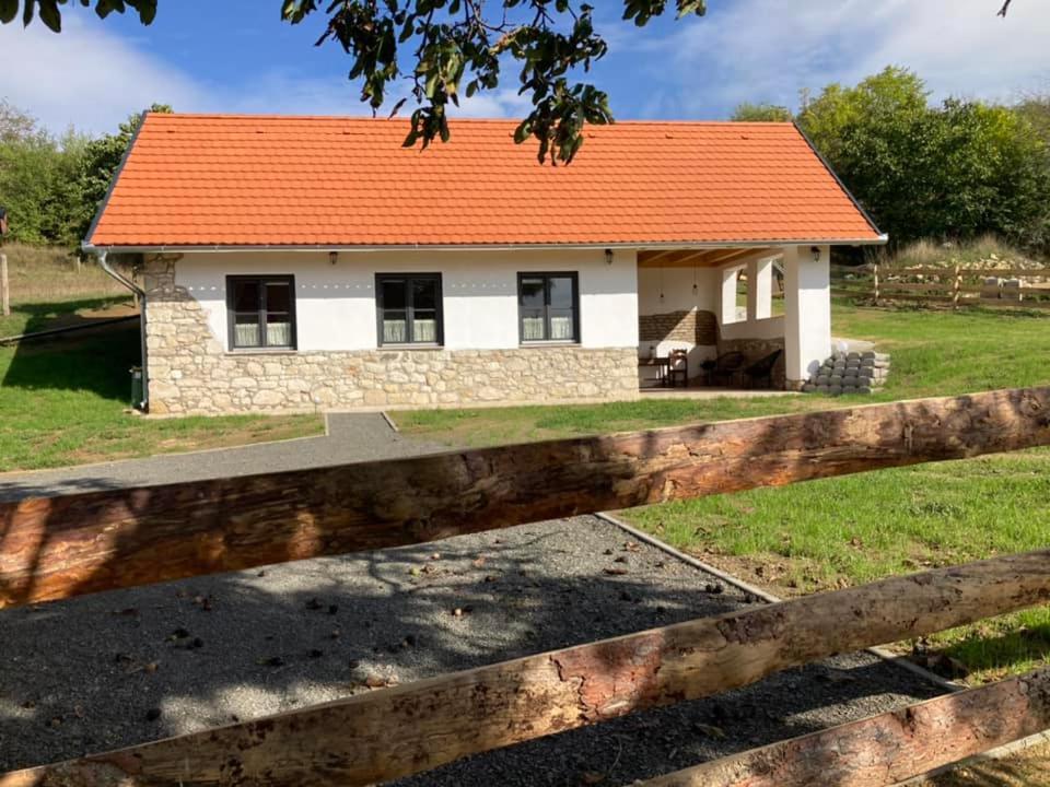 Kishosszúrét Vendégház Pecsvarad Exterior foto